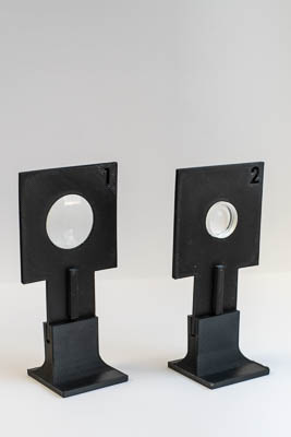 Набор рассеивающих линз на подставке (различной оптической силы)