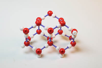 Модель "Кристаллическая решетка льда" (демонстрационная)
