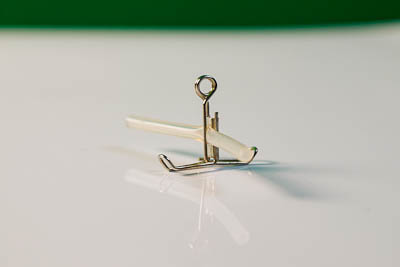 Зажим пружинный